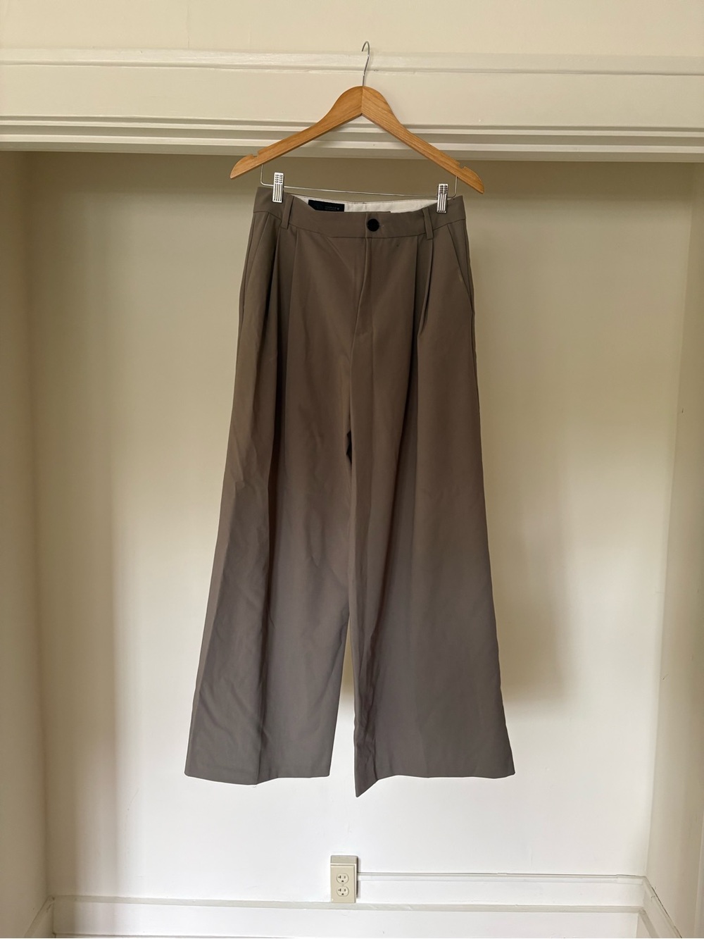 Zara Wide-Leg Trousers in Taupe